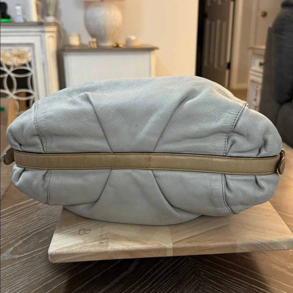 MCM Cream Leather Shoulder Bag With Whip Stiching - Picture 5 of 14